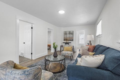 Tiny photo for 1952 Fairfax Road, Toledo, OH 43613 (MLS # 10006221)