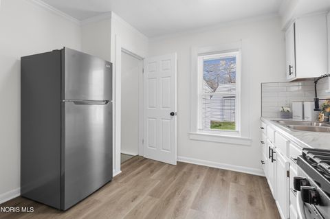 Tiny photo for 1952 Fairfax Road, Toledo, OH 43613 (MLS # 10006221)