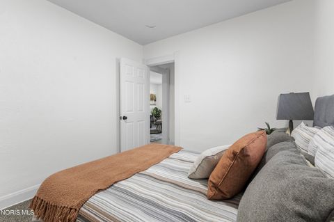 Tiny photo for 1952 Fairfax Road, Toledo, OH 43613 (MLS # 10006221)