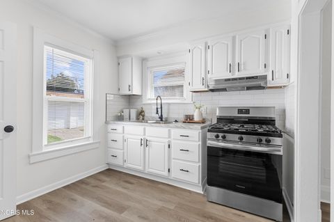Tiny photo for 1952 Fairfax Road, Toledo, OH 43613 (MLS # 10006221)
