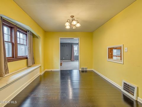 Tiny photo for 2713 Goddard Road, Toledo, OH 43606 (MLS # 10005538)