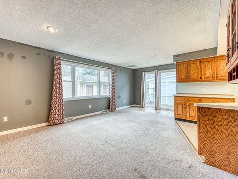 Tiny photo for 2713 Goddard Road, Toledo, OH 43606 (MLS # 10005538)