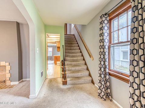 Tiny photo for 2713 Goddard Road, Toledo, OH 43606 (MLS # 10005538)