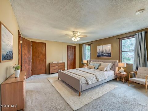 Tiny photo for 2713 Goddard Road, Toledo, OH 43606 (MLS # 10005538)