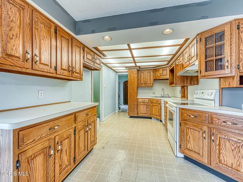 Tiny photo for 2713 Goddard Road, Toledo, OH 43606 (MLS # 10005538)