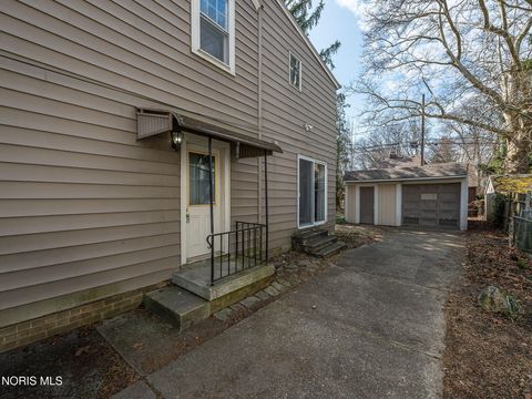 Tiny photo for 2713 Goddard Road, Toledo, OH 43606 (MLS # 10005538)