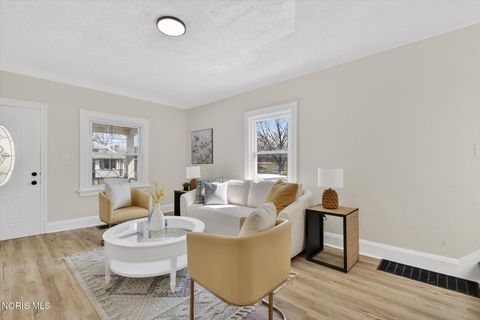 Tiny photo for 3515 Watson Avenue, Toledo, OH 43612 (MLS # 10005970)