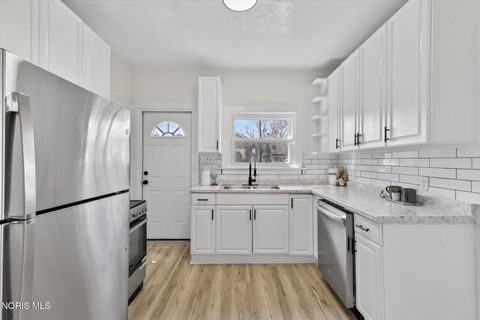 Tiny photo for 3515 Watson Avenue, Toledo, OH 43612 (MLS # 10005970)