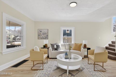 Tiny photo for 3515 Watson Avenue, Toledo, OH 43612 (MLS # 10005970)