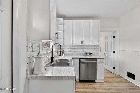 Tiny photo for 3515 Watson Avenue, Toledo, OH 43612 (MLS # 10005970)