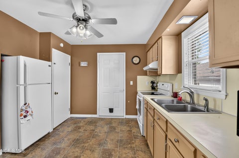 Tiny photo for 437 Marshall Street, Wauseon, OH 43567 (MLS # 10013073)