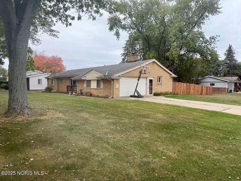 Tiny photo for 3662 Perlawn Drive, Toledo, OH 43614 (MLS # 10000179)