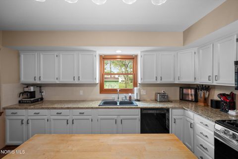 Tiny photo for 2331 Heatherglen Drive, Maumee, OH 43537 (MLS # 10007215)