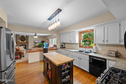 Tiny photo for 2331 Heatherglen Drive, Maumee, OH 43537 (MLS # 10007215)