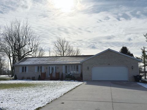Photo of 55 Christopher Drive, Fostoria, OH 44830 (MLS # 10001969)