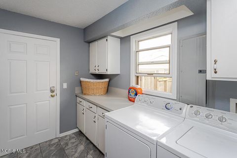 Tiny photo for 2352 Winterset Drive, Toledo, OH 43614 (MLS # 10006958)