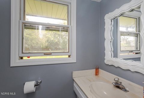 Tiny photo for 2352 Winterset Drive, Toledo, OH 43614 (MLS # 10006958)