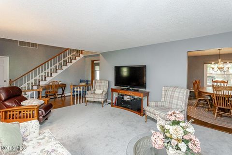 Tiny photo for 2352 Winterset Drive, Toledo, OH 43614 (MLS # 10006958)