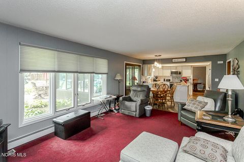 Tiny photo for 2352 Winterset Drive, Toledo, OH 43614 (MLS # 10006958)