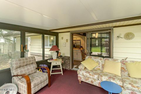 Tiny photo for 2352 Winterset Drive, Toledo, OH 43614 (MLS # 10006958)