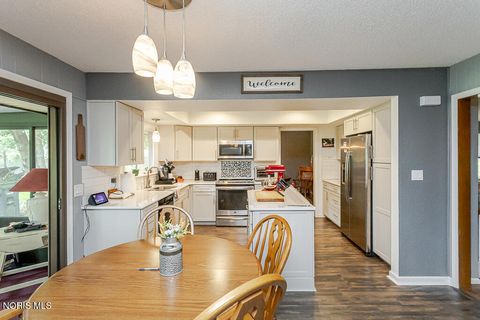 Tiny photo for 2352 Winterset Drive, Toledo, OH 43614 (MLS # 10006958)