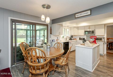 Tiny photo for 2352 Winterset Drive, Toledo, OH 43614 (MLS # 10006958)