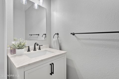 Tiny photo for 2024 Inglewood Road, Holland, OH 43528 (MLS # 10003813)