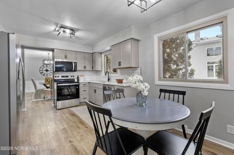 Tiny photo for 2024 Inglewood Road, Holland, OH 43528 (MLS # 10003813)