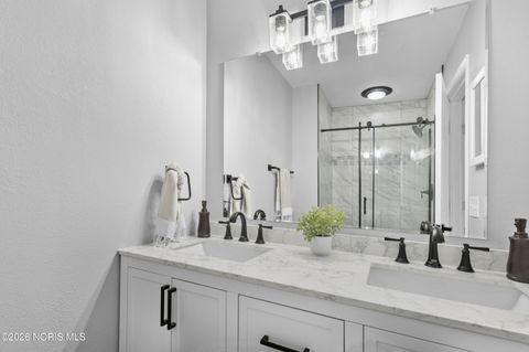 Tiny photo for 2024 Inglewood Road, Holland, OH 43528 (MLS # 10003813)