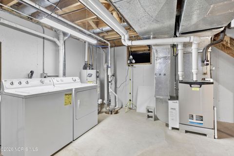 Tiny photo for 2024 Inglewood Road, Holland, OH 43528 (MLS # 10003813)