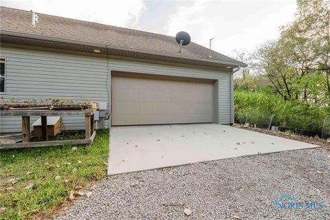 Tiny photo for 20515 County Road 15, Bluffton, OH 45817 (MLS # 10013354)