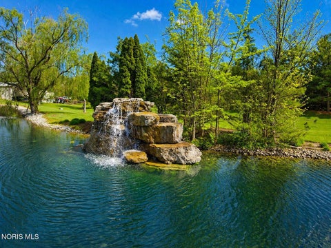 Tiny photo for 20515 County Road 15, Bluffton, OH 45817 (MLS # 10013354)