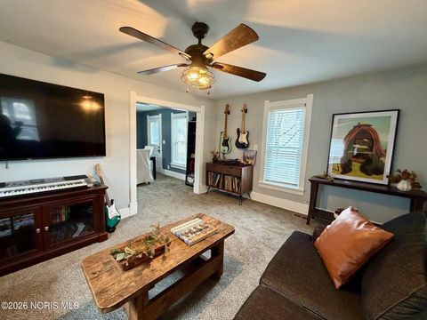 Tiny photo for 128 Frazee Avenue, Bowling Green, OH 43402 (MLS # 10002858)