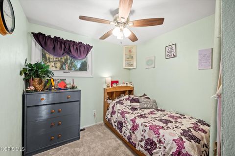 Tiny photo for 1621 Colleen Court, Toledo, OH 43614 (MLS # 10006630)
