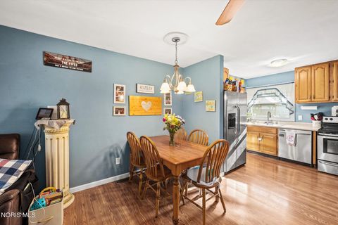 Tiny photo for 1621 Colleen Court, Toledo, OH 43614 (MLS # 10006630)