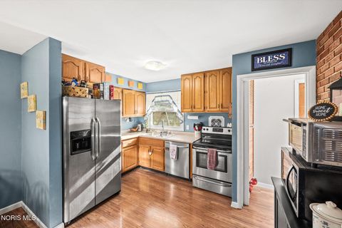Tiny photo for 1621 Colleen Court, Toledo, OH 43614 (MLS # 10006630)