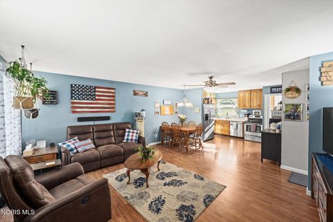 Tiny photo for 1621 Colleen Court, Toledo, OH 43614 (MLS # 10006630)