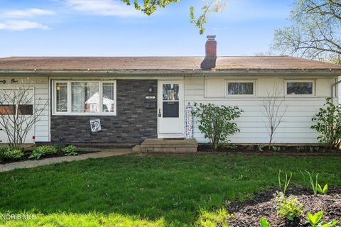 Tiny photo for 1621 Colleen Court, Toledo, OH 43614 (MLS # 10006630)