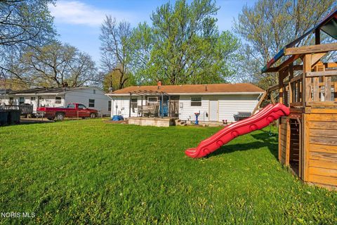 Tiny photo for 1621 Colleen Court, Toledo, OH 43614 (MLS # 10006630)