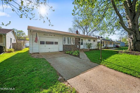 Tiny photo for 1621 Colleen Court, Toledo, OH 43614 (MLS # 10006630)