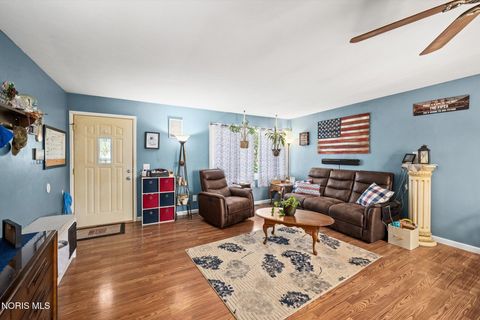 Tiny photo for 1621 Colleen Court, Toledo, OH 43614 (MLS # 10006630)