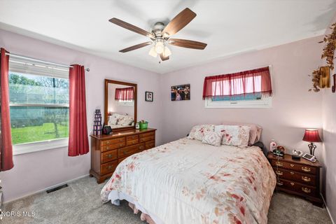 Tiny photo for 1621 Colleen Court, Toledo, OH 43614 (MLS # 10006630)