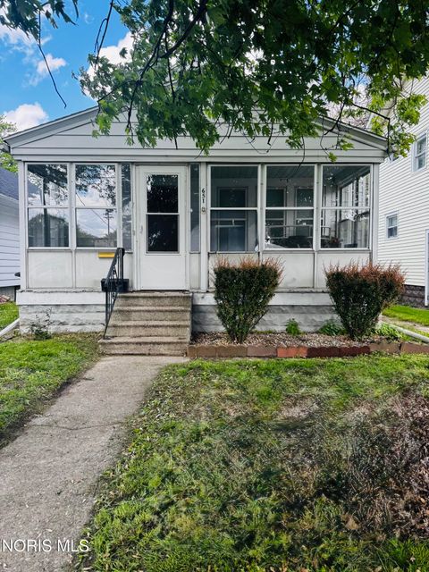 Photo of 651 Dearborn Avenue, Toledo, OH 43605 (MLS # 10007498)