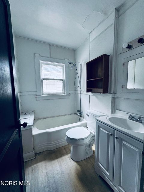 Tiny photo for 651 Dearborn Avenue, Toledo, OH 43605 (MLS # 10007498)