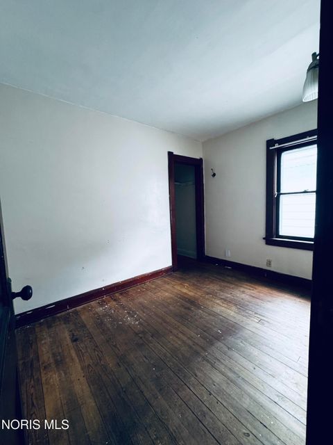 Tiny photo for 651 Dearborn Avenue, Toledo, OH 43605 (MLS # 10007498)