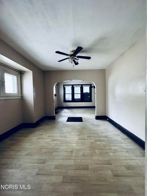 Tiny photo for 651 Dearborn Avenue, Toledo, OH 43605 (MLS # 10007498)