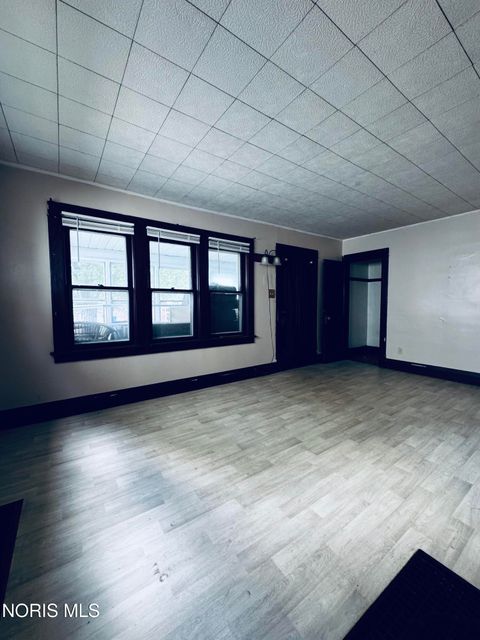 Tiny photo for 651 Dearborn Avenue, Toledo, OH 43605 (MLS # 10007498)
