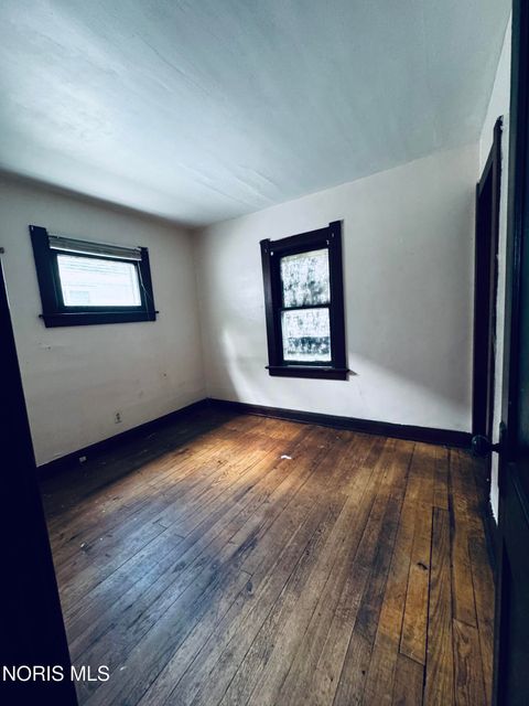 Tiny photo for 651 Dearborn Avenue, Toledo, OH 43605 (MLS # 10007498)