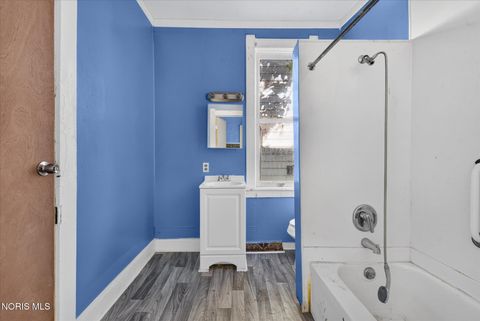 Tiny photo for 842 Lincoln Avenue, Toledo, OH 43607 (MLS # 10009231)