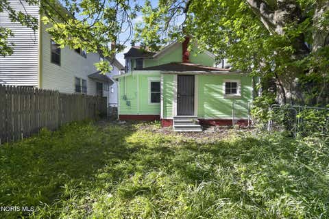 Tiny photo for 842 Lincoln Avenue, Toledo, OH 43607 (MLS # 10009231)